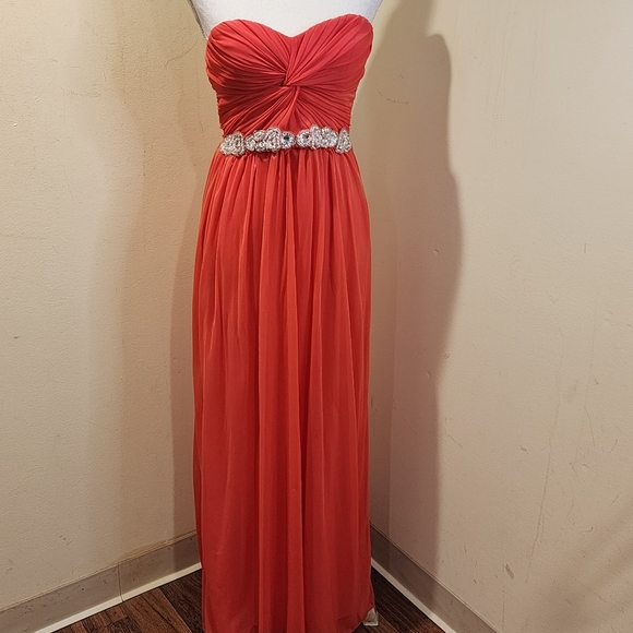 City Sudio Elegant Strapless Salmon Gown with Silver Accents Evening Size 3 - Picture 12 of 15